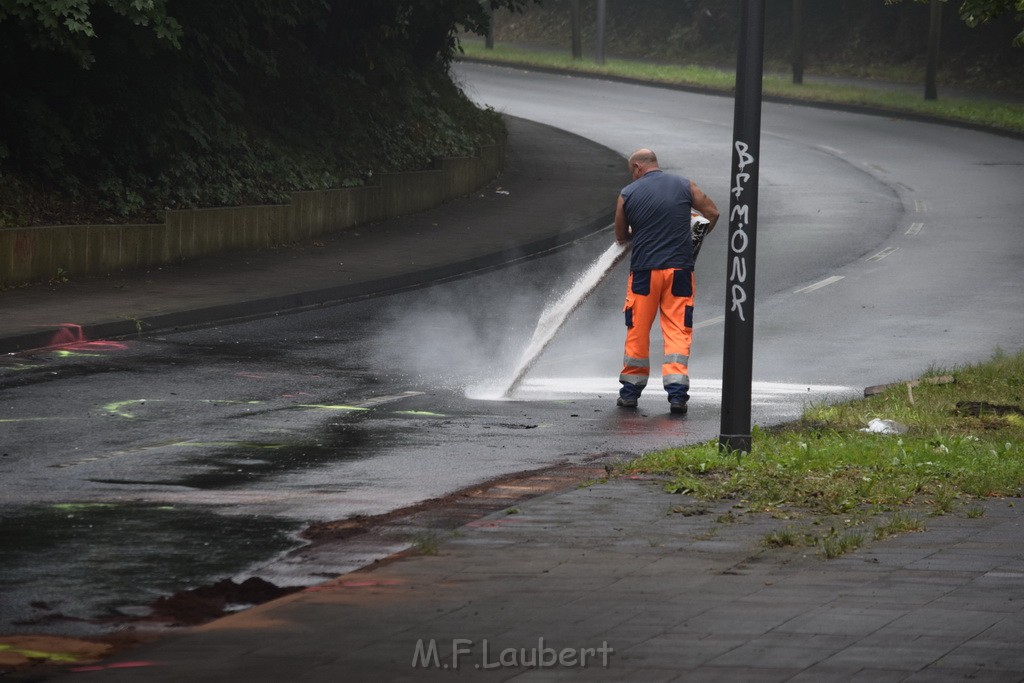 VU Frontal Koeln Hoehenhaus Berlinerstr vor Leuchterstr P79.JPG - Miklos Laubert